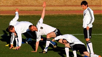 Inglaterra y Alemania se enfrentan en el duelo más electrizante de octavos de final