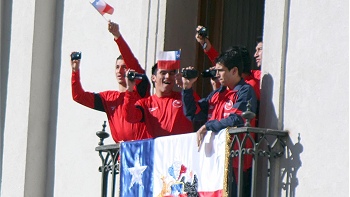 Selección chilena visitó La Moneda y vivió tensa ceremonia con Sebastián Piñera