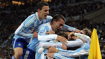 Mick Jagger ahora apuesta por Argentina en Sudáfrica 2010