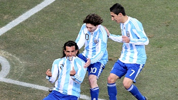 Argentina y Alemania se miden por los cuartos de final de Sudáfrica bajo todas las miradas del mundo