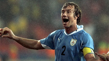 Diego Lugano confesó que tiene pocas opciones de jugar frente a Holanda