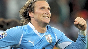 Diego Forlán señaló que el Balón de Oro se lo debe a sus compañeros de selección