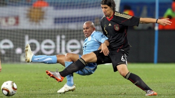 Stuttgart y representante de Sami Khedira negaron acuerdo con Real Madrid