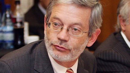 Ministro Fontaine: Proyecto de postnatal es una solución equilibrada