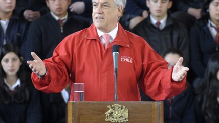 Piñera y postnatal: Lo hacemos por la maternidad y para tener más niños