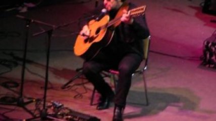   Los Tres mostró su faceta acústica en el Teatro Caupolicán 