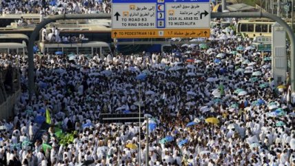   Multitudinaria peregrinación musulmana a La Meca 