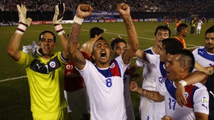 Resumen: Chile se afirmó en zona de clasificación y Argentina es líder