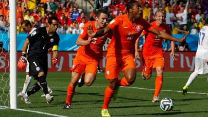 Leroy Fer abrió la cuenta ante Chile en la definición del Grupo B