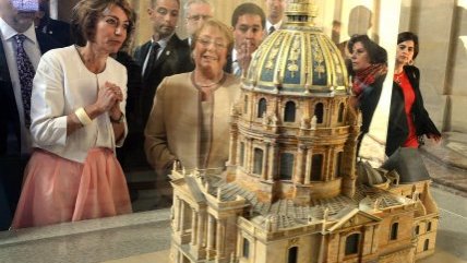   La visita de la Presidenta Bachelet a la tumba de Napoleón 
