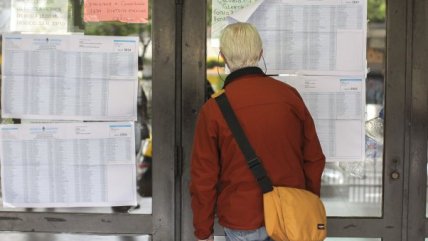   Argentinos participan en reñidas elecciones para escoger al sucesor de Fernández 