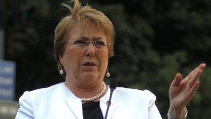 Bachelet por atentados en París: Doy mis condolencias a familias de nuestros compatriotas