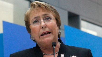 Presidenta Bachelet sugirió dejar de depender de la exportación de commodities