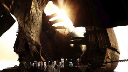   Explosión de un barco petrolero en Pakistán provocó daños y pérdidas humanas 