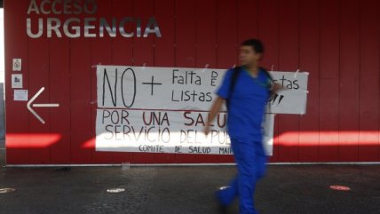   Lienzos en el Hospital de Maipú contra la falta de especialistas 