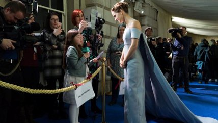   Emma Watson sorprendió con espectacular vestido en estreno de 