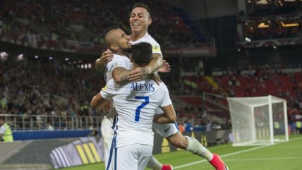 Chile derrotó a Camerún en un debut en Copa Confederaciones cargado de tensión