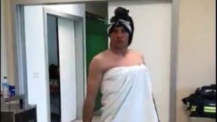   Idolo de Real Betis se lució imitando a Jennifer López 