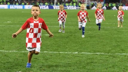 Los tiernos festejos de los hijos de seleccionados croatas en la cancha del Estadio Luzhniki
