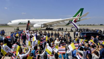   Francisco llega a Bangkok en la primera visita papal a Tailandia en 35 años 