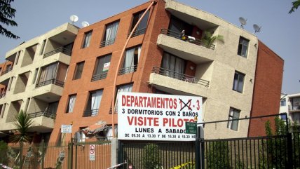  Las dificultades persisten para los afectados por el 27-F en Santiago  