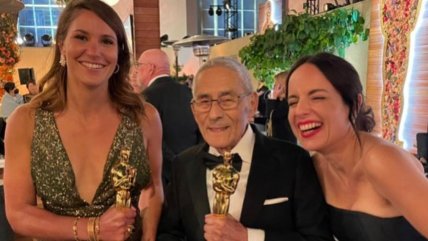  Igual lo logró: Sergio Chamy posó con el Oscar gracias a un pulpo  