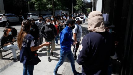   Cientos de personas llegaron hasta el Instituto Nacional para vacunarse contra el Covid 