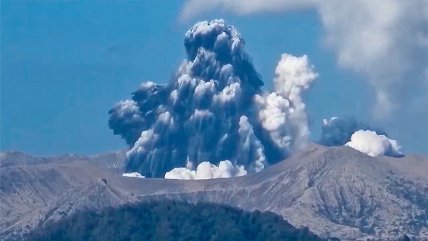   Miles de filipinos fueron desalojados tras erupción del volcán Taal 