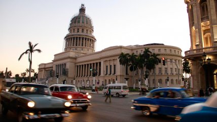   Estados Unidos suaviza una serie de restricciones a Cuba 