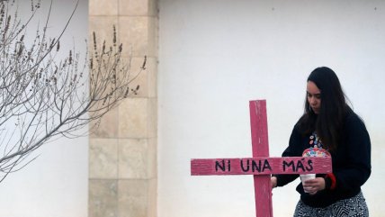   Mujeres pintan cruces ante epidemia de femicidios en el norte de México 