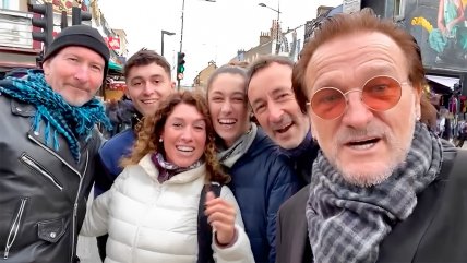   Familia argentina se encontró a Bono y los sorprendió cantando 
