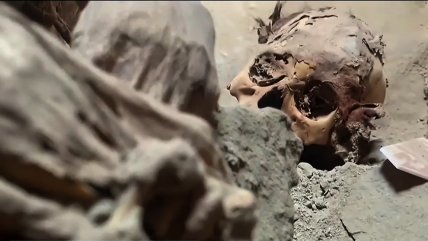   Descubren momia de unos 1.000 años antigüedad en Perú 