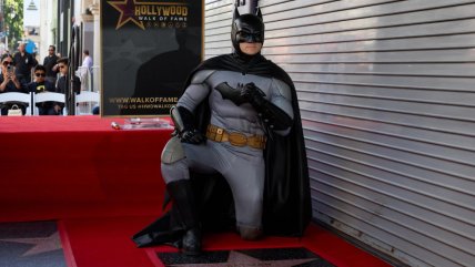   Batman recibe su propia estrella en el Paseo de la Fama de Hollywood 