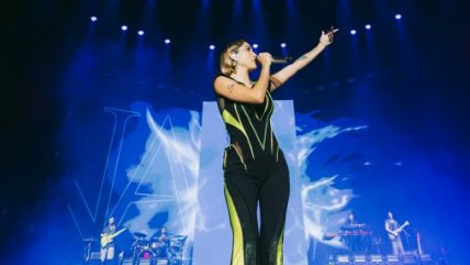   Con pasarela: Así fue el show de María Becerra en Santiago 