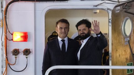   Macron y Boric visitaron el rompehielos Almirante Viel en Valparaíso 