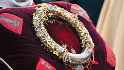   La corona de espinas, la reliquia más preciada de Notre Dame, regresó a la catedral 