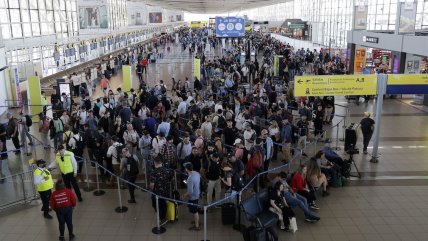 Aeropuerto de Santiago finaliza el verano con más de cinco millones de pasajeros Aeropuerto de Santiago finaliza el verano con más de cinco millones de pasajeros