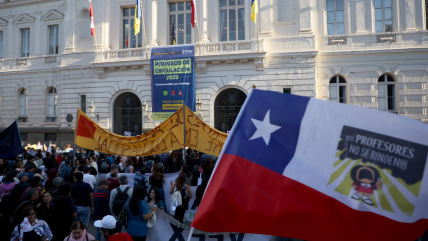   Profesores de Santiago en paro indefinido por no pago de sueldos en enero y febrero 