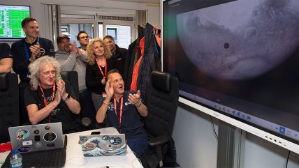   Misión Hera captó imágenes de Deimos, la luna más pequeña de Marte 