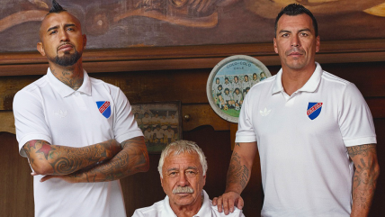   Vidal, Paredes y Caszely protagonizaron presentación de la camiseta del Centenario de Colo Colo 