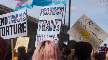 Gobierno británico: Fallo que define a una mujer por su sexo biológico Gobierno británico: Fallo que define a una mujer por su sexo biológico