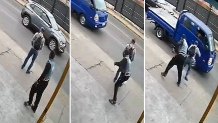   Sicopático: Hombre empujó a peatón contra un camión en movimiento 