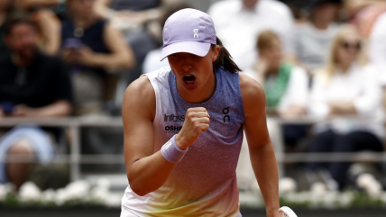   Iga Swiatek se impuso a Elena Rybakina y accedió a los cuartos de final de Roland Garros 