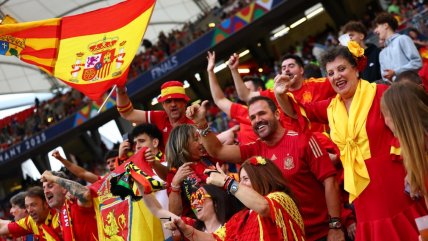   [VIDEO] Hinchas españoles repitieron canción racista contra franceses que fue viral en Qatar 2022 