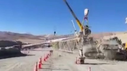   Antofagasta: Grúa volcó en plena maniobra en Minera Zaldívar 