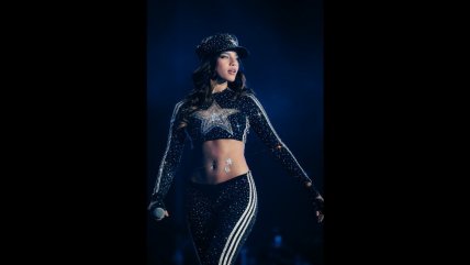   Emilia reunió a 20 mil fanáticos en el Estadio Bicentenario de La Florida 