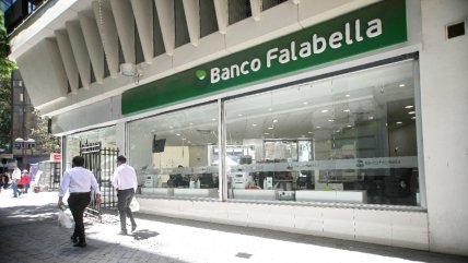   Cajera bancaria anotó $90 millones en vez de $9 en depósito y se compró un auto nuevo 