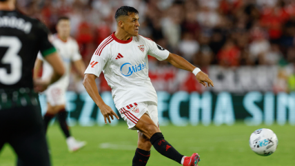  Alexis debutó en Sevilla con una asistencia vital para empatar ante Elche  