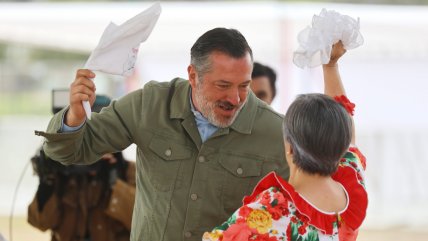  Sichel se empeñó con la cueca en los tijerales de la fonda del Parque Estadio Nacional  