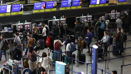   Una treintena de piernas humanas cumplirán un año retenidas en el aeropuerto de Santiago 
